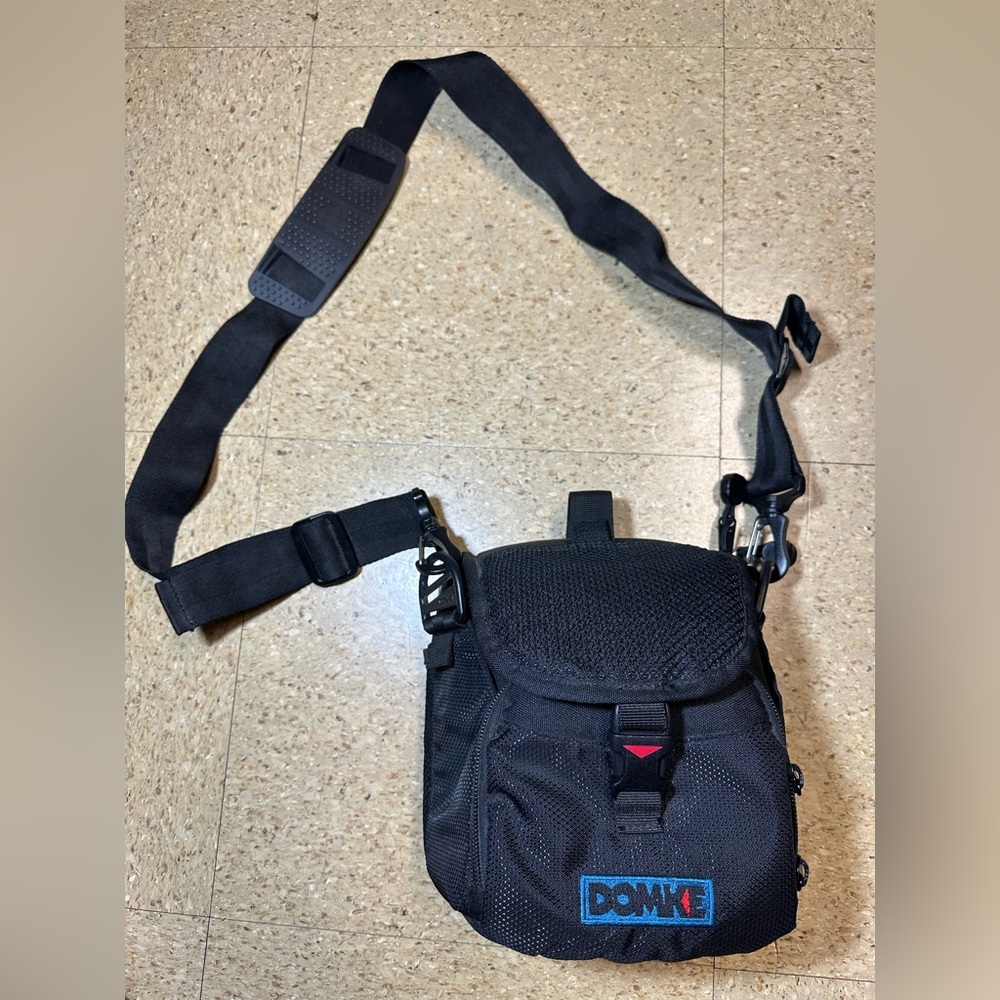 RARE Domke Bug Bag -‎ 10 Black Compact Small Shoulder Camera Bag EUC